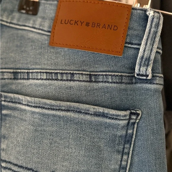 Lucky Brand Sweet Straight Jeans Mid Rise Light Wash Denim - Picture 10 of 12